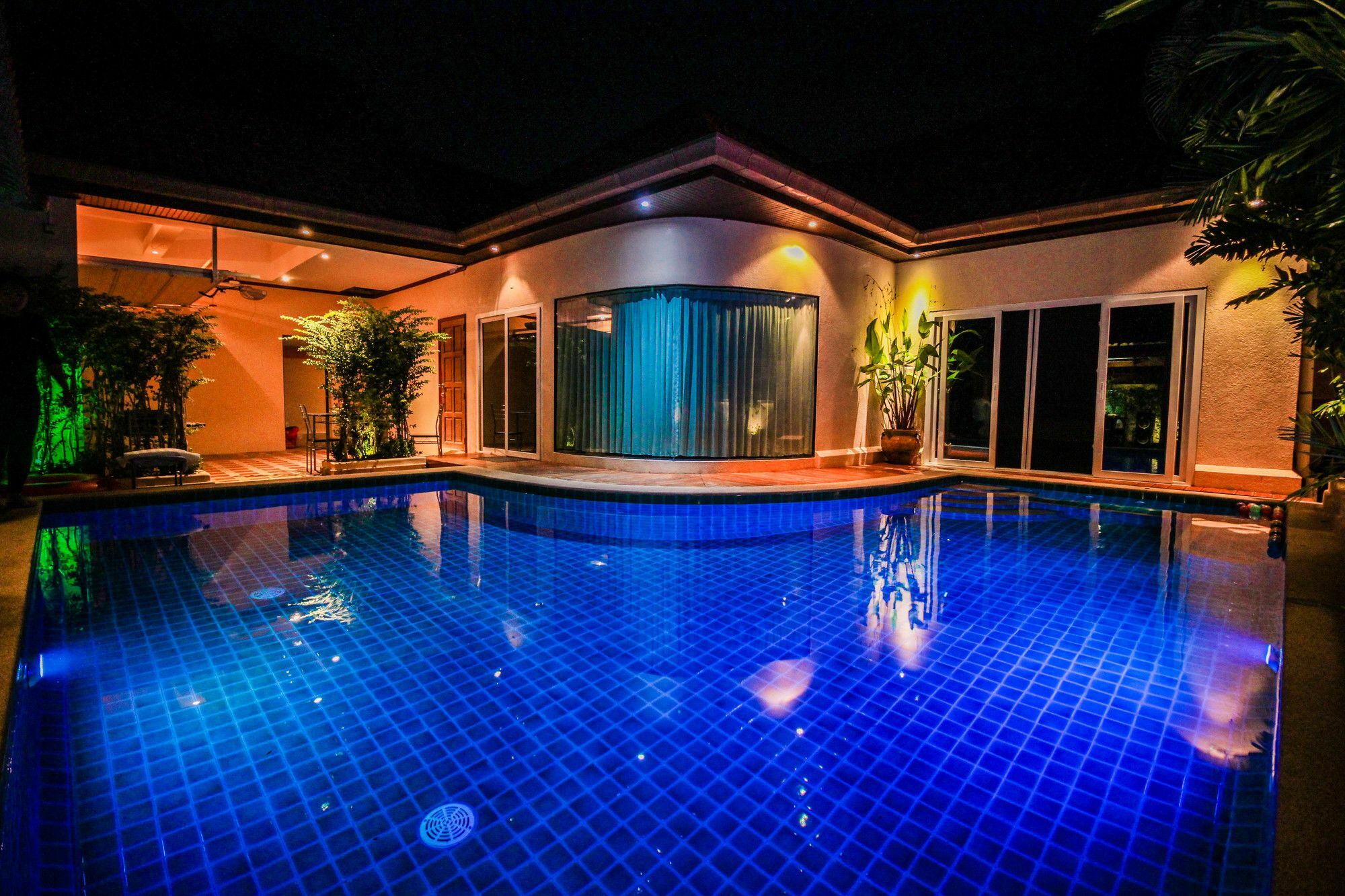 Cosy Beach Pool Villas By Pattaya Sunny Rentals Extérieur photo