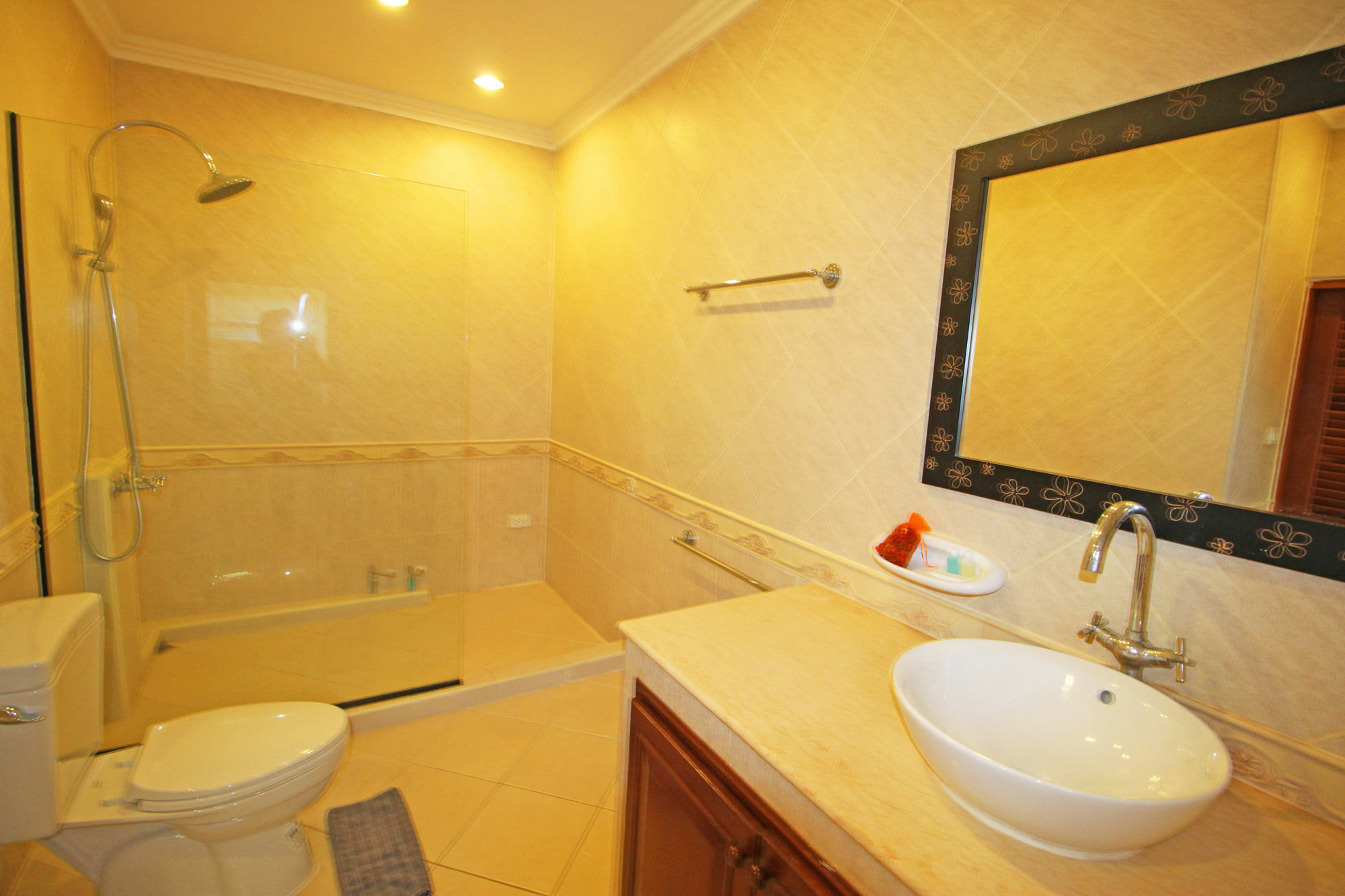 Cosy Beach Pool Villas By Pattaya Sunny Rentals Extérieur photo
